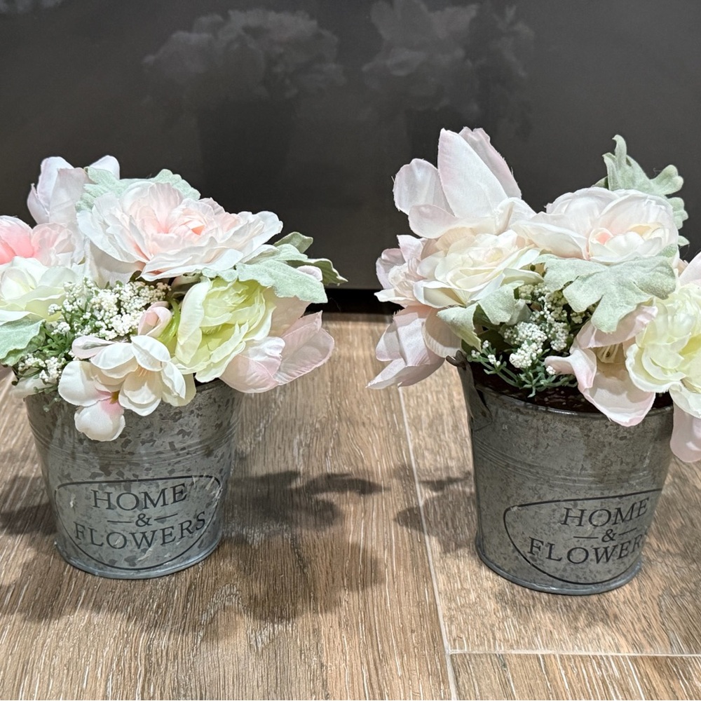 ❌SOLD❌ Pink and White Floral Arrangement